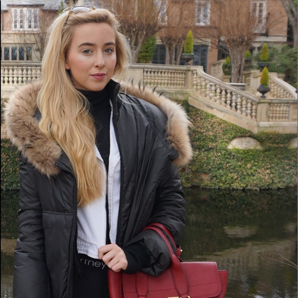 Meet Your Posher, Lily - Picture 2 of 7